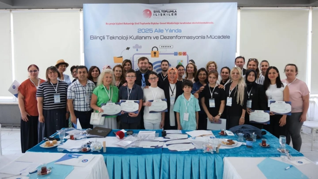 BİLİNÇLİ TEKNOLOJİ KULLANIMI VE DEZENFORMASYONLA MÜCADELE PROJESİ