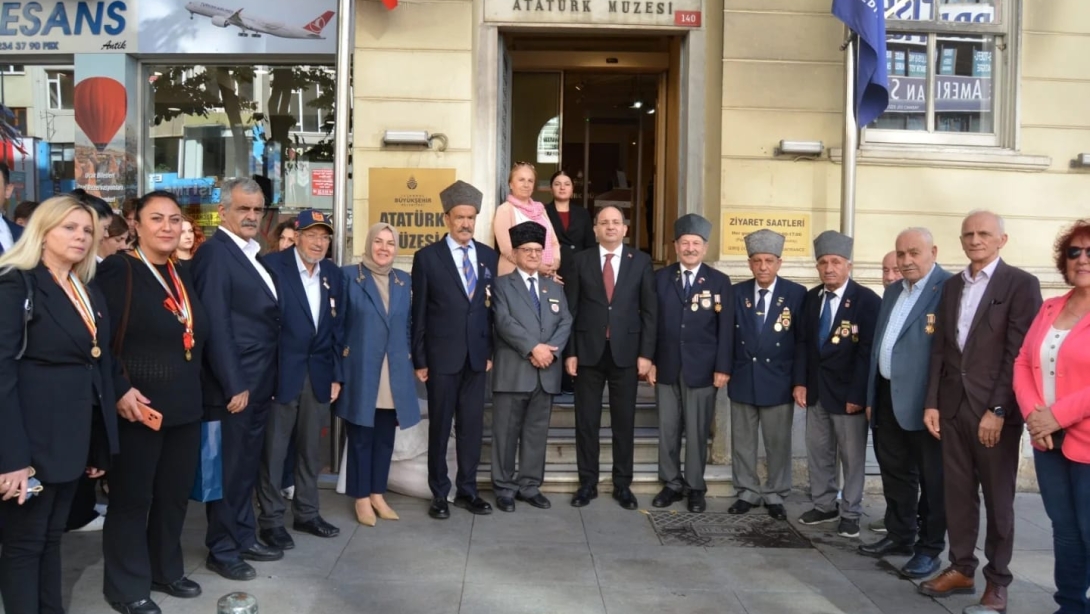 19 EYLÜL GAZİLER GÜNÜ BUKET SUNMA TÖRENİ